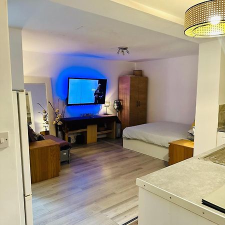 Stylish Studio Flat - Watford Junction - Harry Potter Buitenkant foto