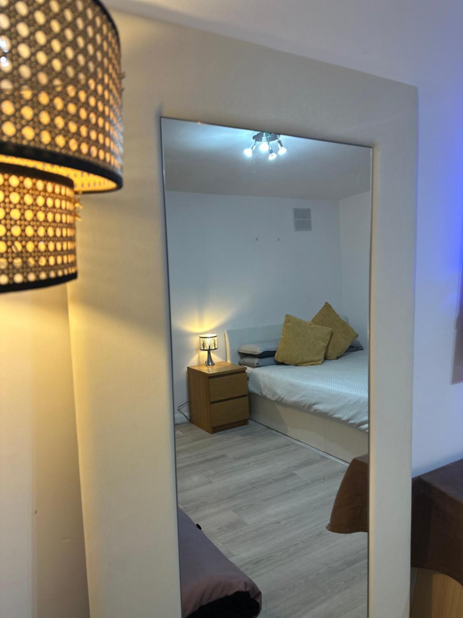 Stylish Studio Flat - Watford Junction - Harry Potter Buitenkant foto