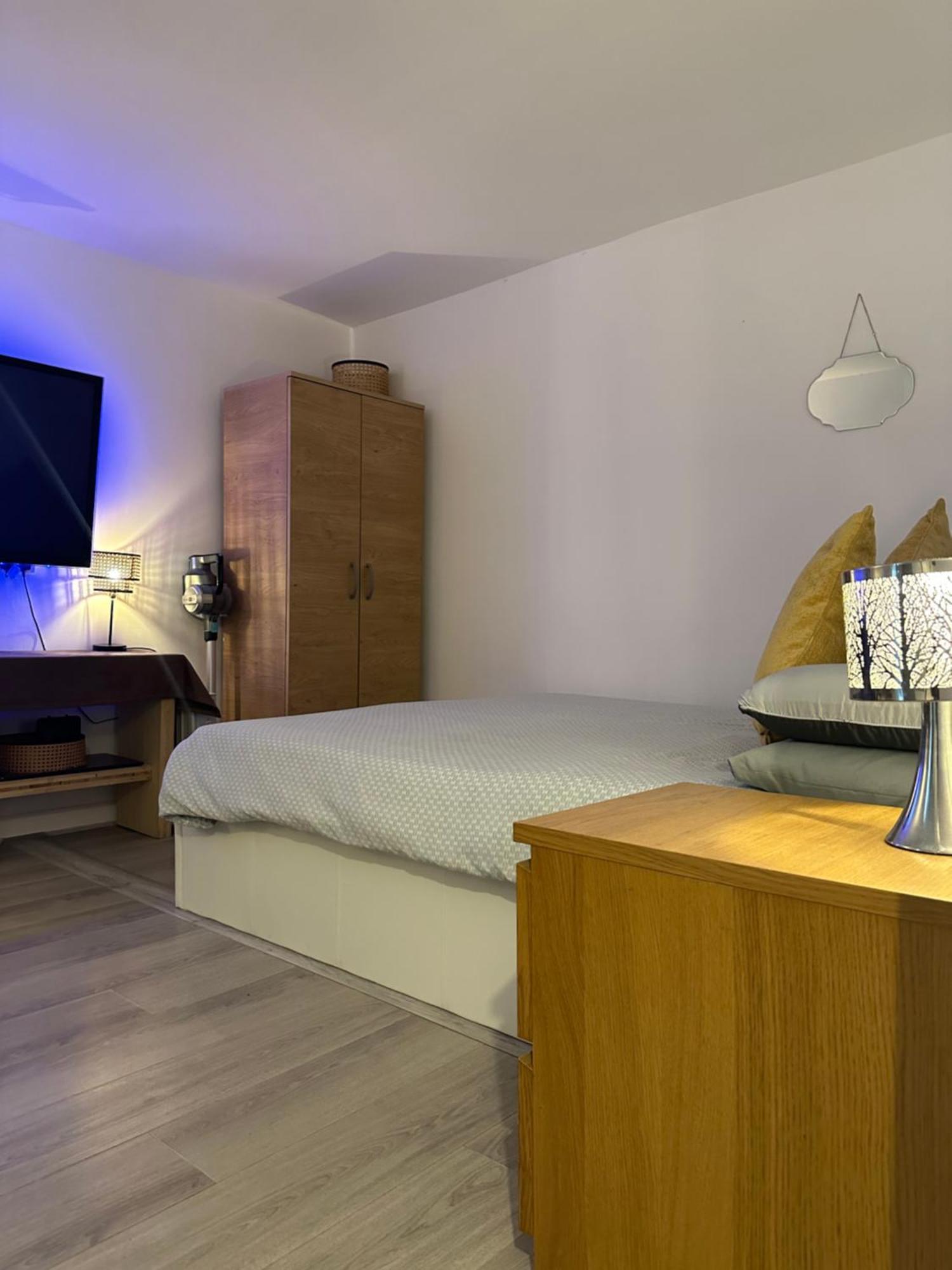 Stylish Studio Flat - Watford Junction - Harry Potter Buitenkant foto